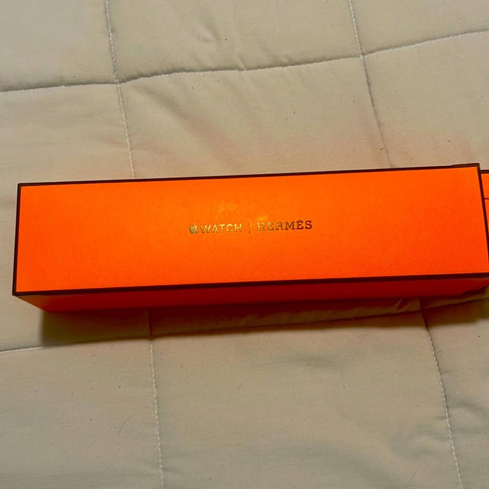 2 Apple Watch HERMES bands and charger with 2 original boxes no 🍎⌚️ no returns